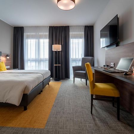 Hotel Includio เรเกนส์บวร์ก ภายนอก รูปภาพ